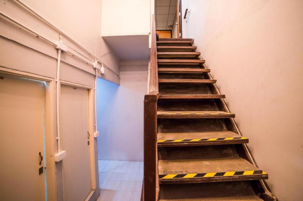 Oyo 480 Lemon Siam Hostel Bangkok Bagian luar foto
