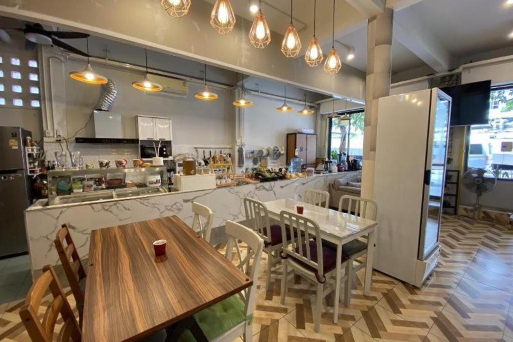 Oyo 480 Lemon Siam Hostel Bangkok Bagian luar foto